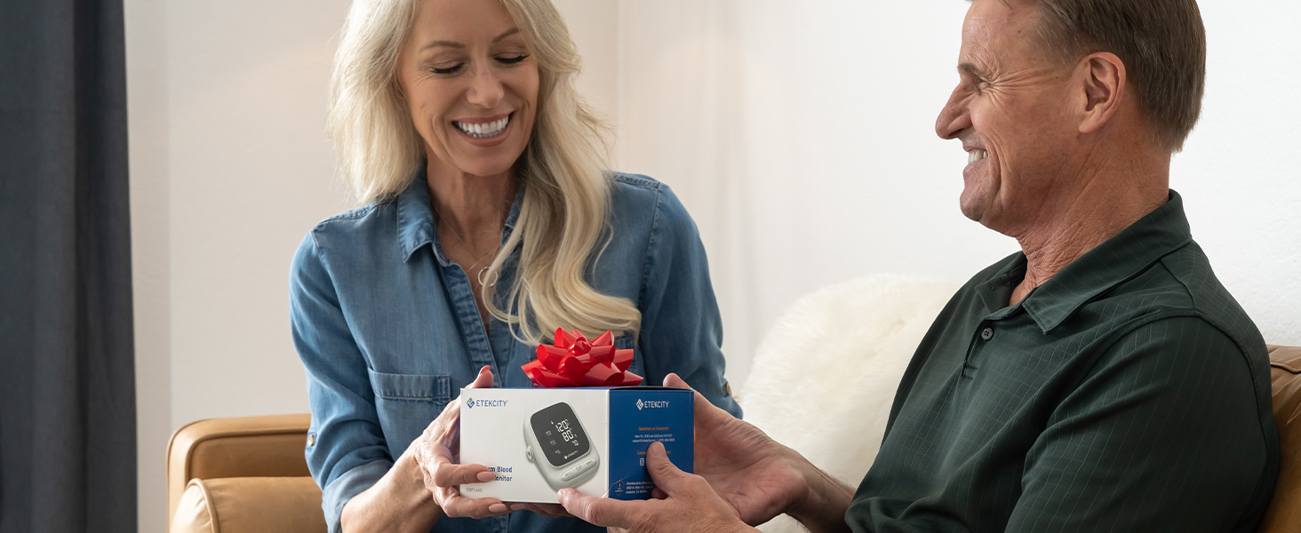 Help your loved ones stay on top of their health with the Etekcity Blood Pressure Monitor.