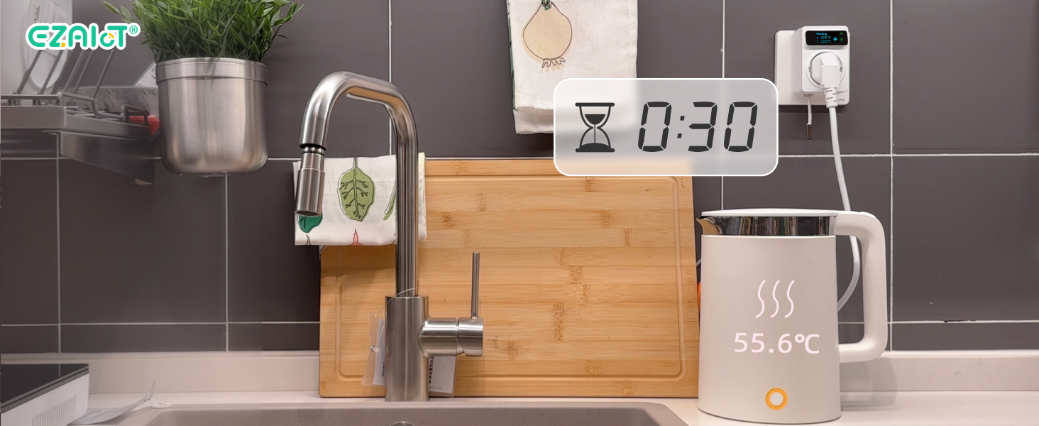 Intelligente Kücheneinrichtung mit digitalem Wasserkocher mit Temperaturanzeige (55,6 °C), modernem Wasserhahn, Bambusschneidebrett und Digitaluhranzeige