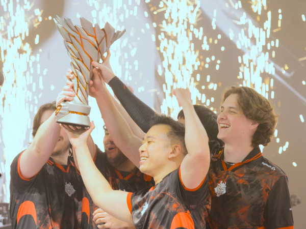 The G2 Valorant pro team celebrated their win by holding the trophy up as a team