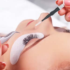 Eyelash Brush