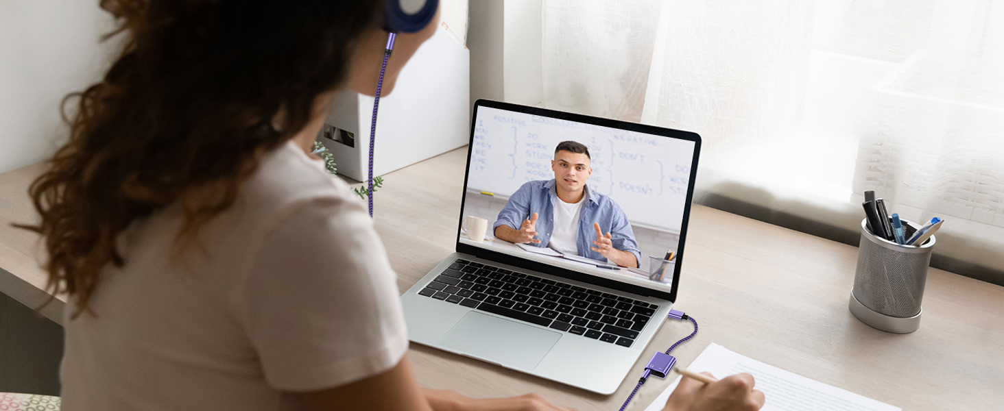 iPhone lightning audio adapter