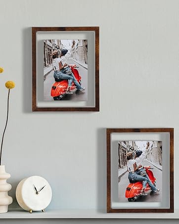 Double-sided photo frame