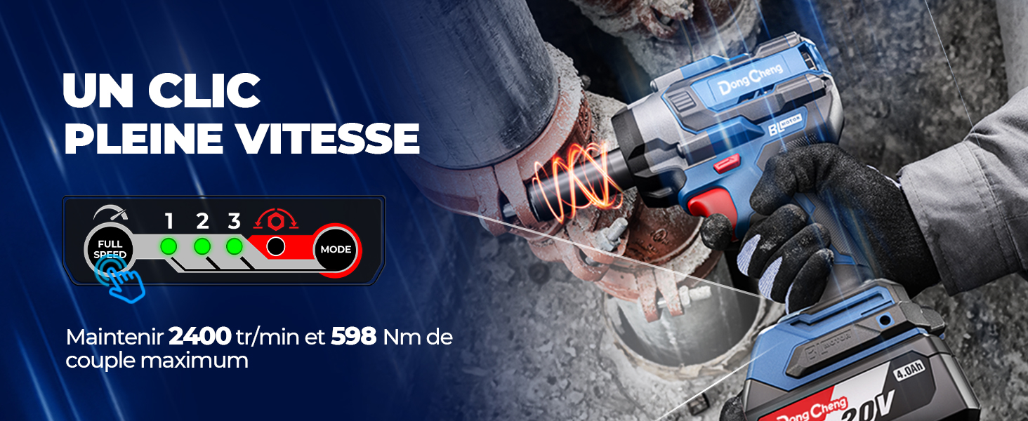 Le texte indique « UN CLIC » et « PLEINE VITESSE » avec « 2400 km/h et 596 km de course maximum ». Image marketing sur le thème de la course montrant un compteur de vitesse et des animations graphiques.