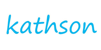 Blauer Text mit der Aufschrift „Kathson“ in einem lässigen, handschriftlichen Stil vor weißem Hintergrund.