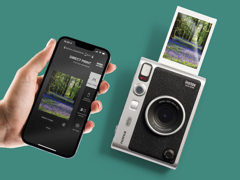 instax mini Evo Hybrid: fotocamera istantanea e stampante per smartphone.  Cuore moderno, estetica vintage