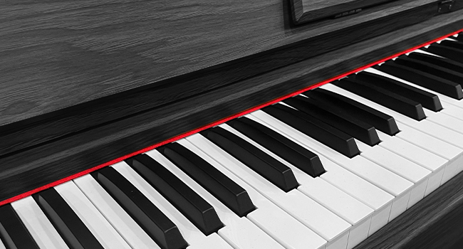 アンティークな アップライトピアノ 88鍵 椅子付き　28日で削除予定 アンティークな アップライトピアノ 88鍵 椅子付き 28日で削除予定