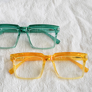 reading glasses for lady