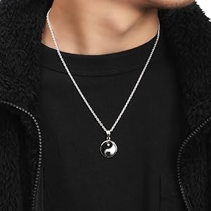 Amazon | [新宿銀の蔵] 陰陽 太極図 ネックレス チェーン付き