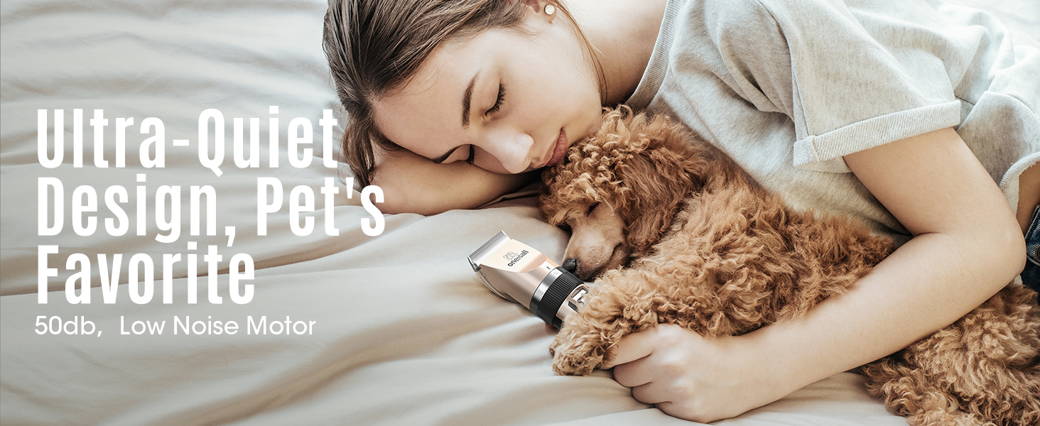 Productadvertentie met de nadruk op een ultrastil ontwerp en een motorspecificatie van 50 dB met laag geluidsniveau, met een rustige rustscène met een kleine hond