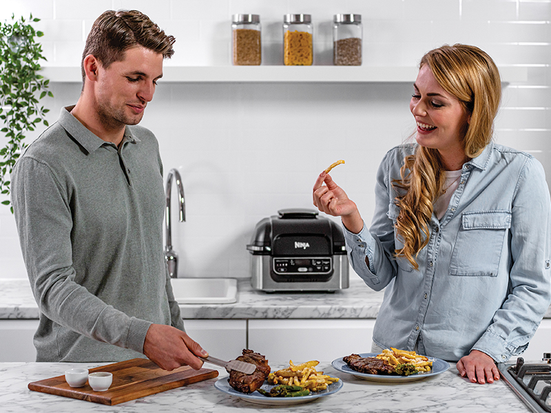 Ninja Foodi Grill & Air Fryer, 5,7L, 5 Fonctions de Cuisson Air Fry AG301EU
