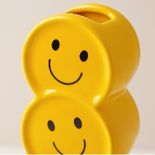 Smiley face vase can bring you a good mood