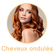 une femme aux cheveux roux avec un cercle doré