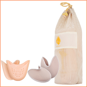 Zu den Schuhen gehören ein Netzbeutel und ein Paar Silikon-Fußkissen