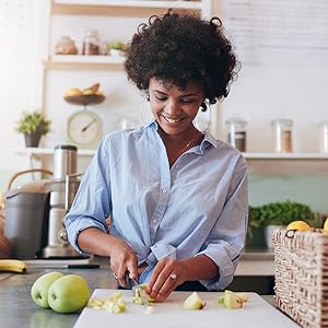woman cutting apples