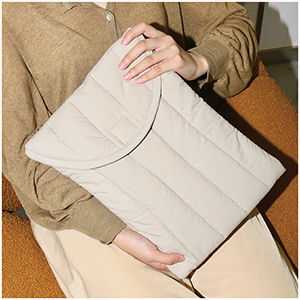 quilted surface mac notebook large pro air pillow pouch gift funda para portátil suave y acolchada