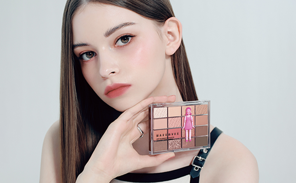 WAKEMAKE X NETFLIX SQUID GAME Edition Soft Blurring Eye Palette 24 Bloody Game Blurring