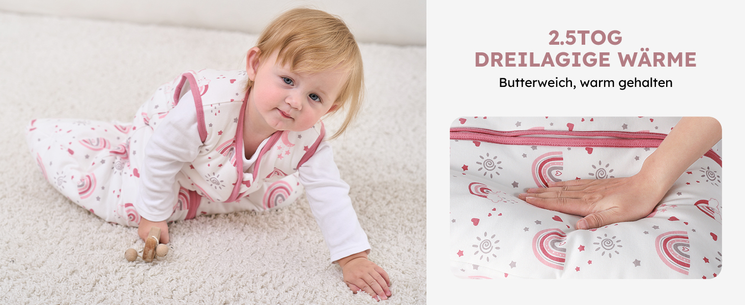 Der Text lautet „2,5 TOG DREILAGIGE WÄRME“. Geteiltes Bild, das eine warme Produktverpackung und ein Kind auf dem Teppich zeigt.