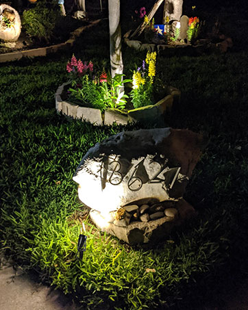 garden spike lights