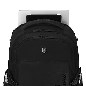 【VICTORINOX】Vx Sport EVO コンパクトバックパック Victorinox VX Sport EVO Compact Backpack in navy - 611415