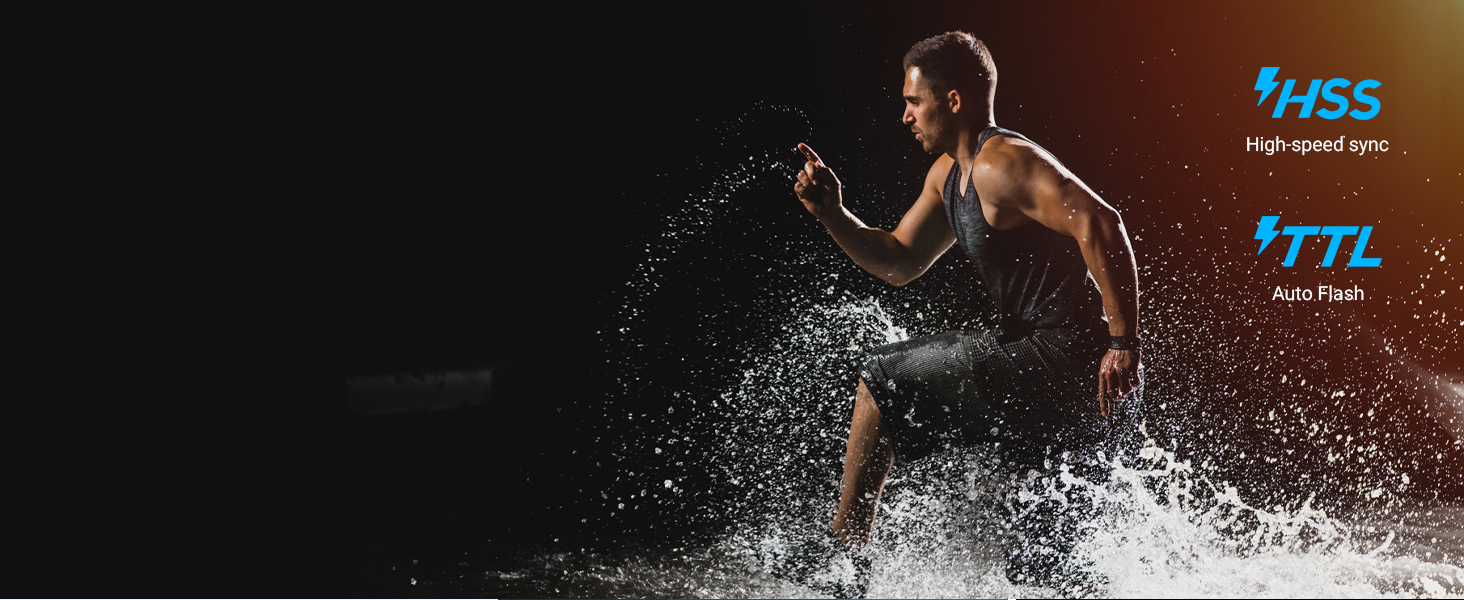Athletische Figur, die durch Wasserspritzer läuft. Die Texte „HSS“ und „TTL“ sind sichtbar und beziehen sich wahrscheinlich auf Produktmerkmale