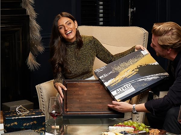 Each board comes in a beautiful gift box, perfect for any occasion: birthdays, weddings, etc...