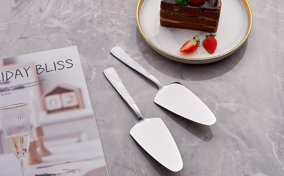 pie server and cake cutter