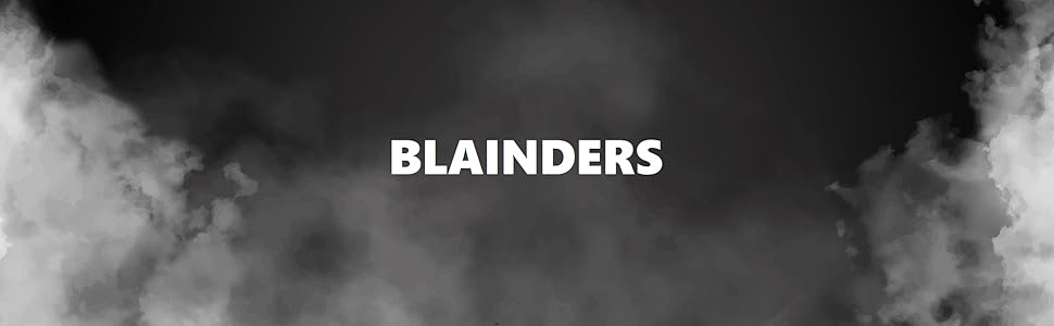 Image en noir et blanc avec le mot « BLAINDERS » en majuscules blanches, entourée de textures ressemblant à des nuages