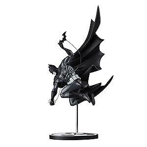 Batman Black & White フィギュア Amazon.com: McFarlane Toys - DC Direct Batman by Inhyuk Lee