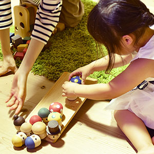 Amazon.co.jp: [おもちゃのこまむぐ] どんぐり坂（小） セット