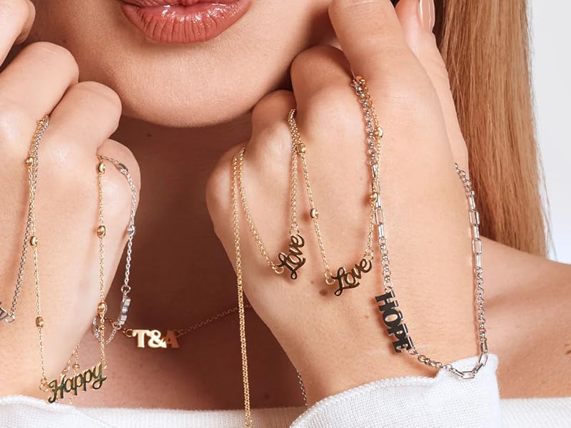 Custom Name Necklace- Gift for Birthdays, Valentine's, Mother's Day - Wife, Girlfriend, Mom, Sister