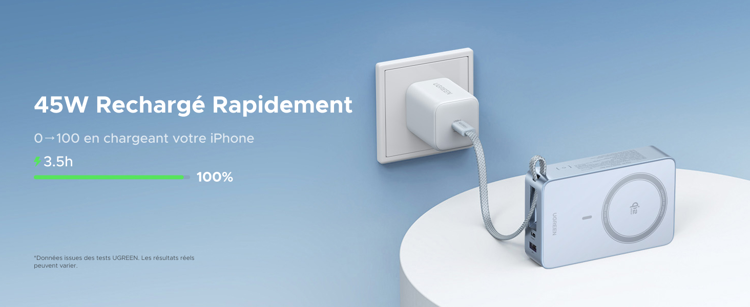 Le texte indique « Recharge rapide de 45 W ». L'illustration du produit montre un chargeur ou un adaptateur blanc sur fond bleu dégradé.