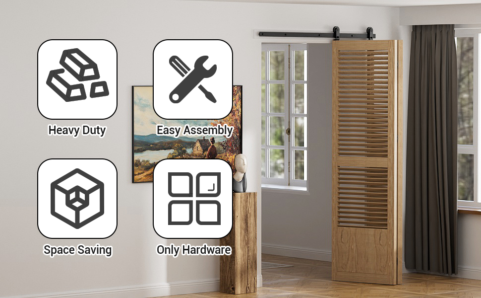 Scheunentor aus Holz mit Lamellen und Schiebeschlägen. Vier Symbole weisen auf folgende Merkmale hin: strapazierfähig, einfach zu montieren, platzsparend und nur Hardware im Lieferumfang enthalten. Die Tür ist in der Raumeinstellung abgebildet.