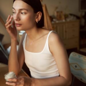 Applying Revitalize Overnight Mask