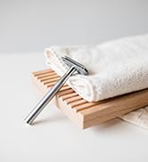 Double Edge Razor Leaning On Towel