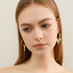 Veotain heart earrings