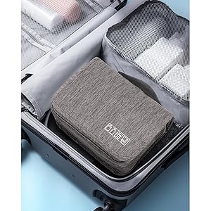toiletry bag/cosmetic bag