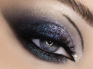 Glitter Multichrome Eye Makeup