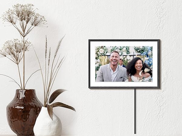 digital picture frame