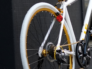 クロスバイク 自転車本体 新品未開封 リグ(LIG) ホワイト×ブルー 送料込 クロスバイク 自転車本体 新品未開封 リグ(LIG) ホワイト×ブルー