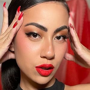 Buildable and Blendable Metallic Eyeshadow