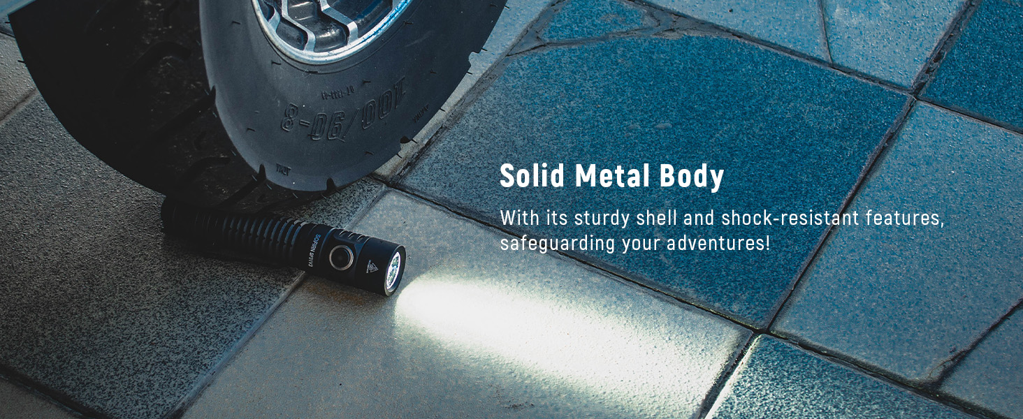 Tough flashlight for heavy work