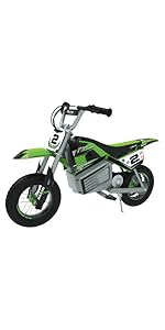 Moto électrique Razor SX350 McGrath en vert isolée sur fond blanc