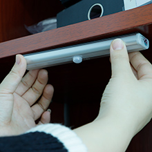 easy to install push light battery operated stick on wall kitchen light under cabinet light wireless