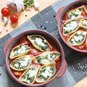 gefüllte Teigmuscheln mit veganem Pesto und Mozzarella