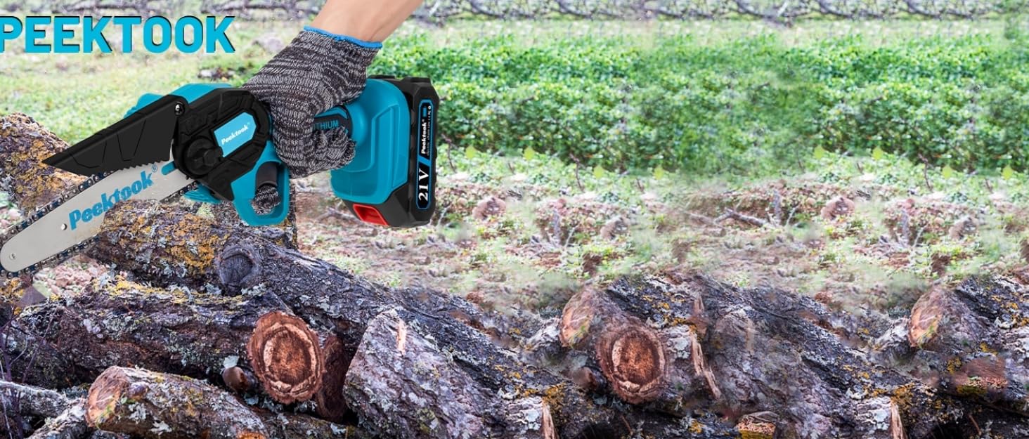 Teal para cortar troncos de madera en un entorno exterior. El nombre de la marca «PEEKTOOK» es visible en el cuerpo