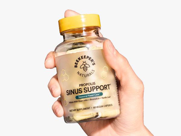 Use daily to proactively support healthy histamine levels and ease sinus response to irritants