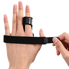 brace middle finger pain