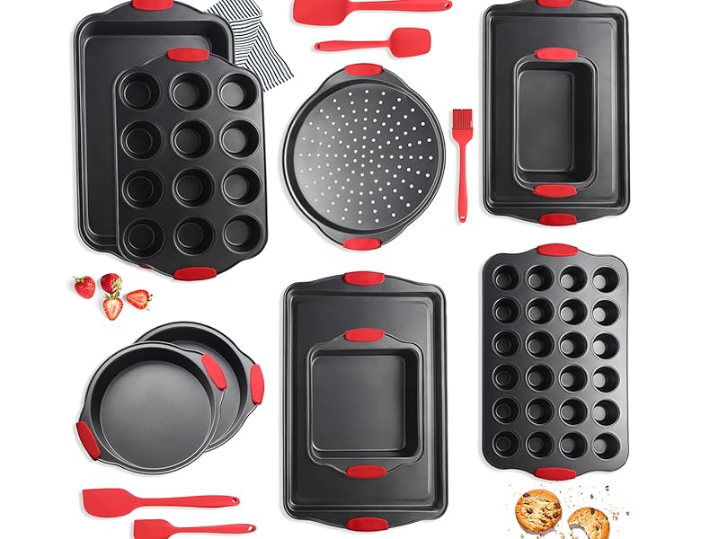 All pieces together - trays, pizza, cake and cupcake pans