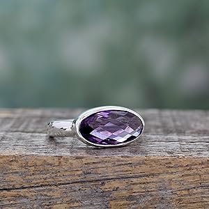 Novica Handmade Silver Ring Fingerband Stone Placa Hecha a mano Anillo Purple Morada Amethyst