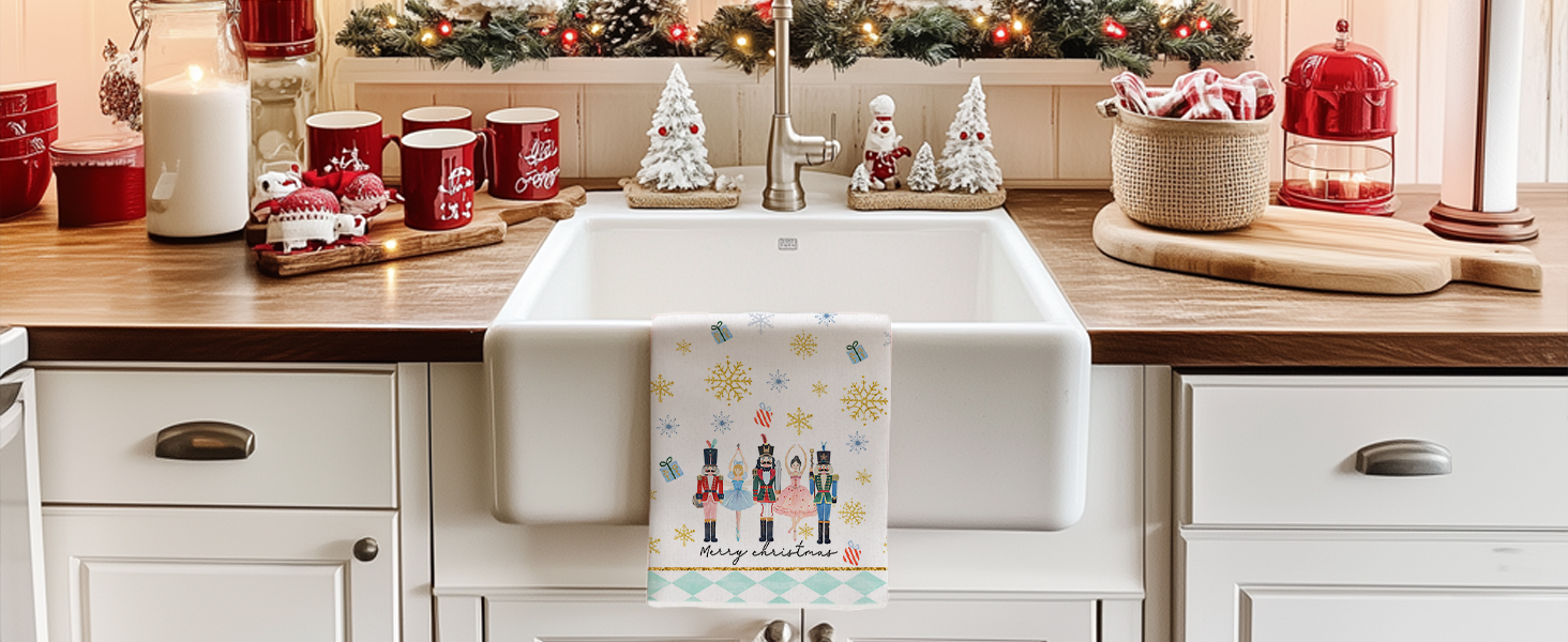 DineDia Nutcrackers Christmas Kitchen Towels Set of 2,Green
